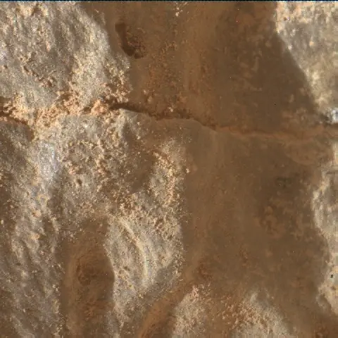 Sol 3671: Mars Hand Lens Imager (MAHLI)