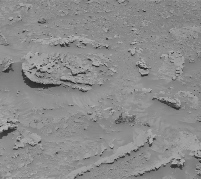 Sol 3672: Mast Camera (Mastcam)