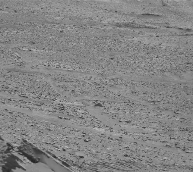 Sol 3672: Mast Camera (Mastcam)