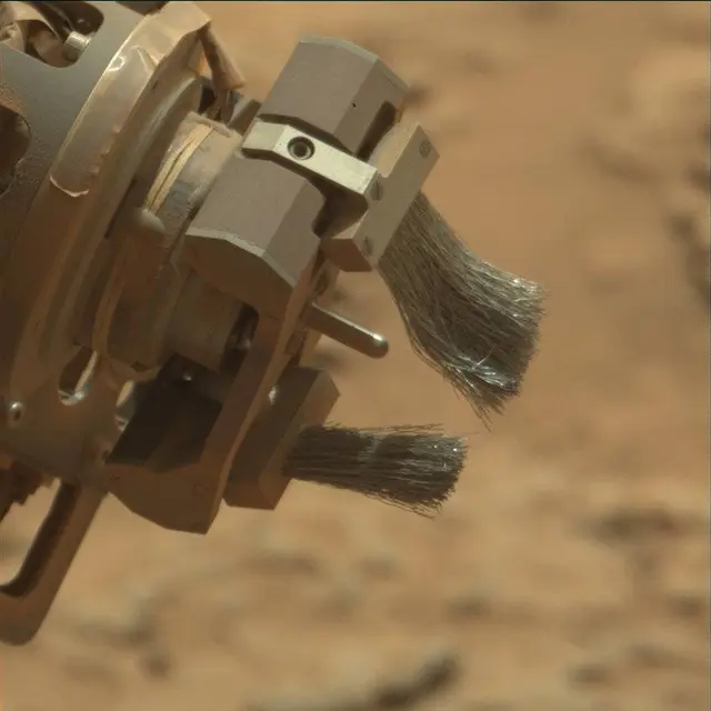 Sol 3674: Mast Camera (Mastcam)