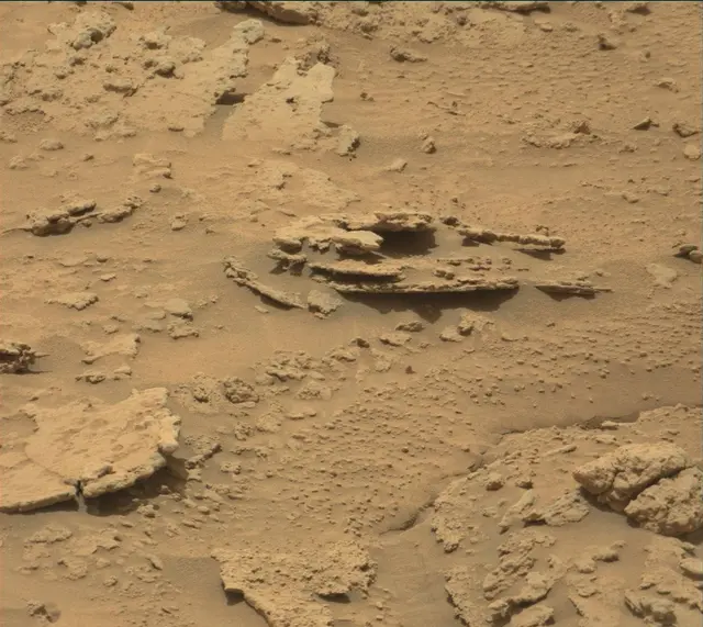 Sol 3674: Mast Camera (Mastcam)