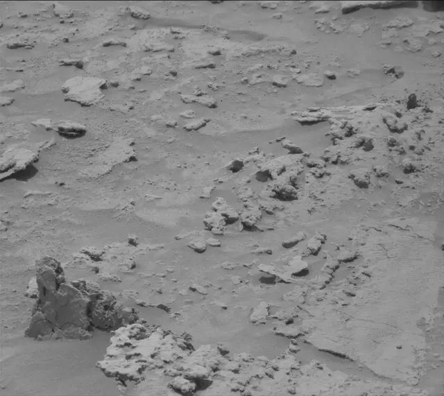 Sol 3674: Mast Camera (Mastcam)