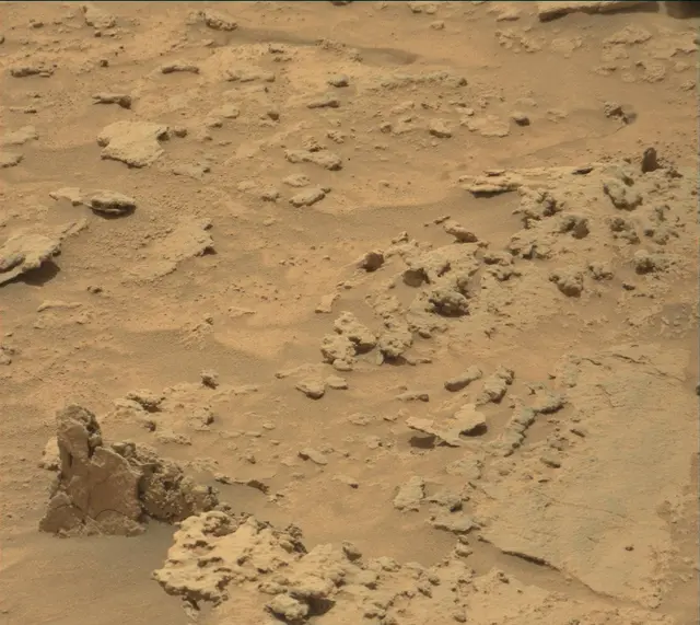 Sol 3674: Mast Camera (Mastcam)