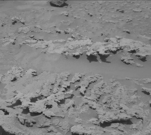Sol 3674: Mast Camera (Mastcam)