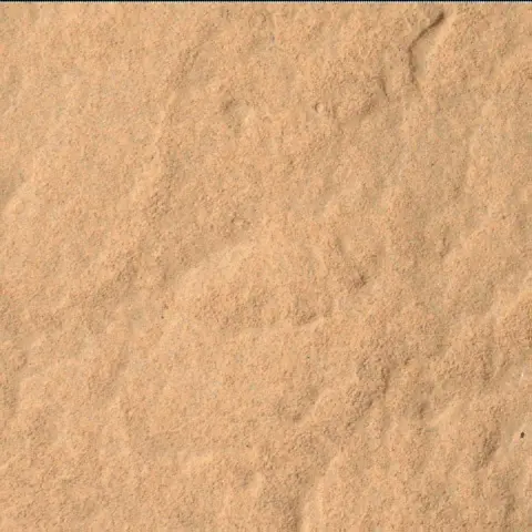 Sol 3674: Mars Hand Lens Imager (MAHLI)