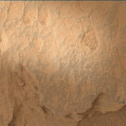 Sol 3674: Mars Hand Lens Imager (MAHLI)