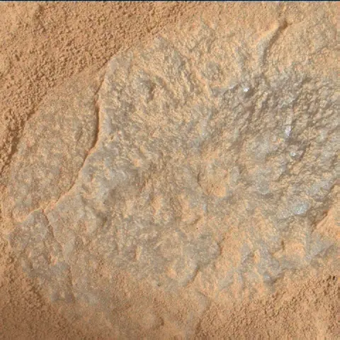 Sol 3674: Mars Hand Lens Imager (MAHLI)