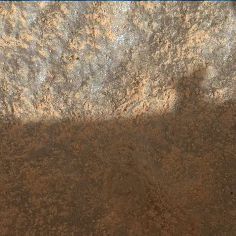 Sol 3674: Mars Hand Lens Imager (MAHLI)