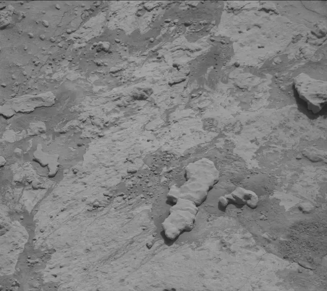 Sol 3677: Mast Camera (Mastcam)