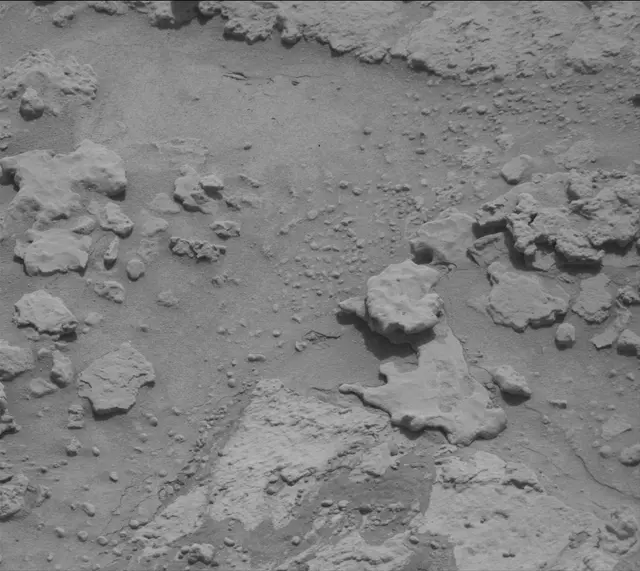 Sol 3677: Mast Camera (Mastcam)