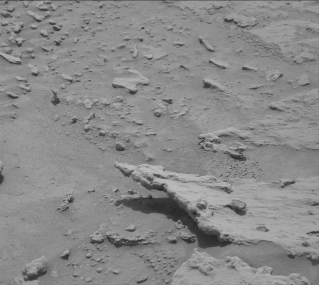 Sol 3677: Mast Camera (Mastcam)