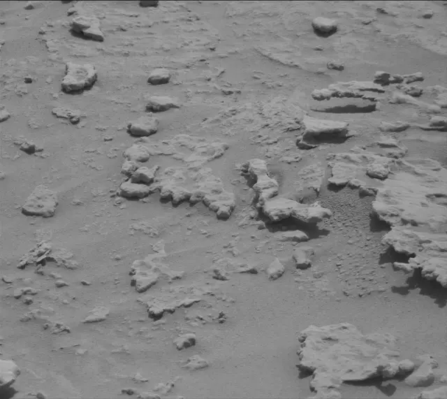 Sol 3677: Mast Camera (Mastcam)