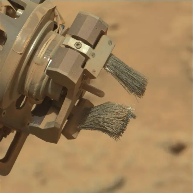 Sol 3677: Mast Camera (Mastcam)