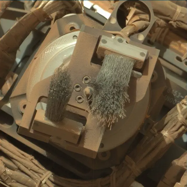 Sol 3677: Mast Camera (Mastcam)