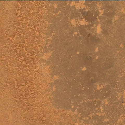 Sol 3677: Mars Hand Lens Imager (MAHLI)