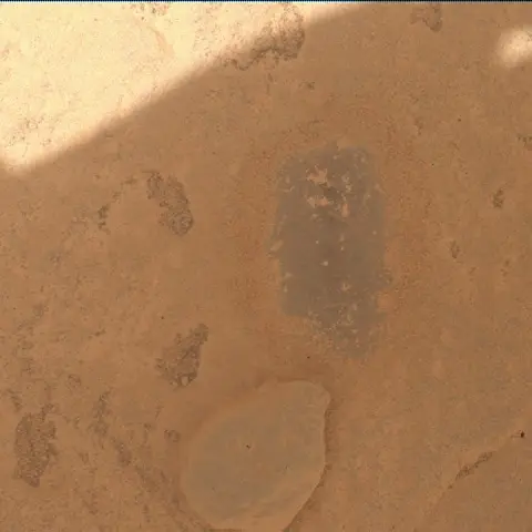 Sol 3677: Mars Hand Lens Imager (MAHLI)