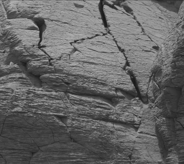 Sol 3678: Mast Camera (Mastcam)