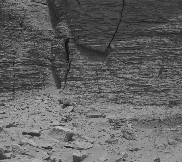 Sol 3678: Mast Camera (Mastcam)