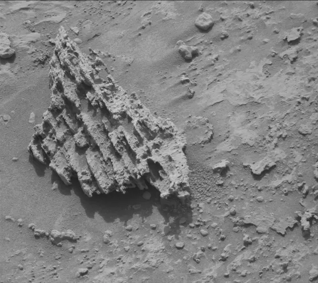 Sol 3679: Mast Camera (Mastcam)