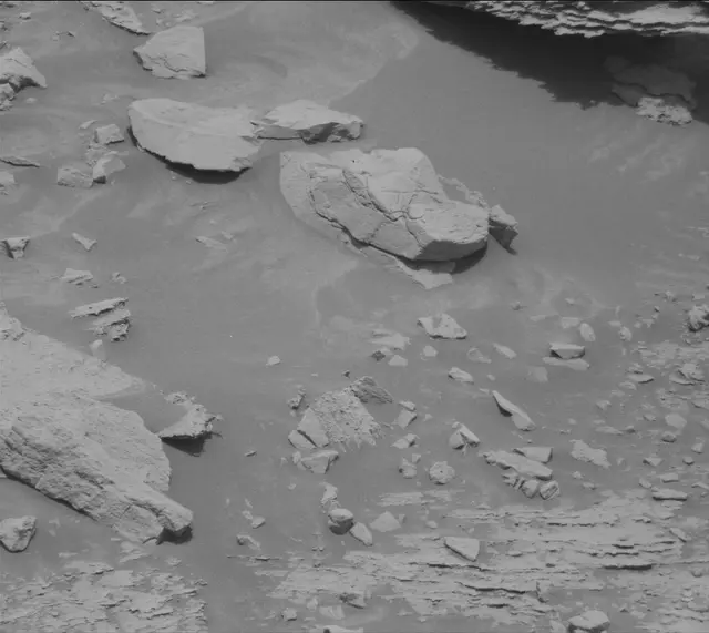 Sol 3680: Mast Camera (Mastcam)