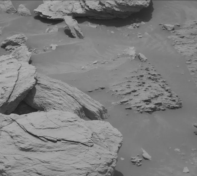 Sol 3681: Mast Camera (Mastcam)