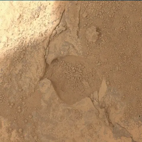 Sol 3682: Mars Hand Lens Imager (MAHLI)
