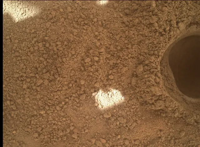 Sol 3682: Mars Hand Lens Imager (MAHLI)