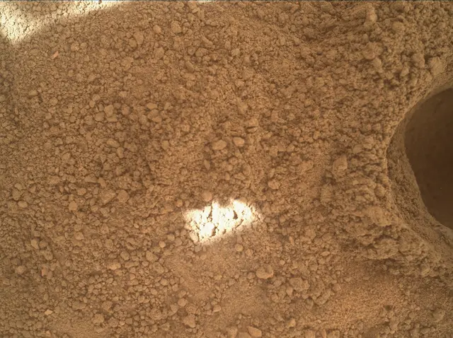 Sol 3682: Mars Hand Lens Imager (MAHLI)