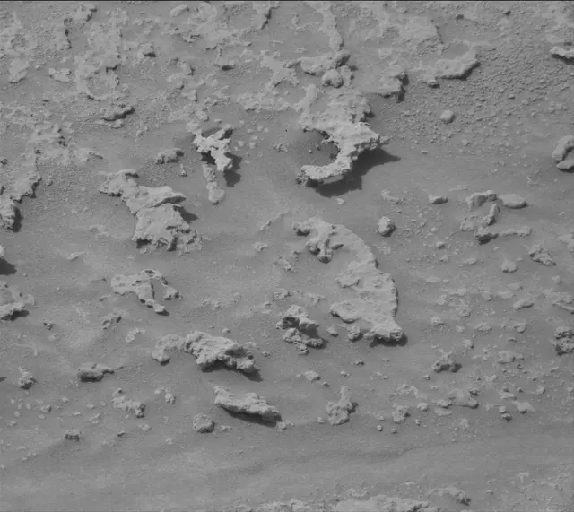 Sol 3683: Mast Camera (Mastcam)