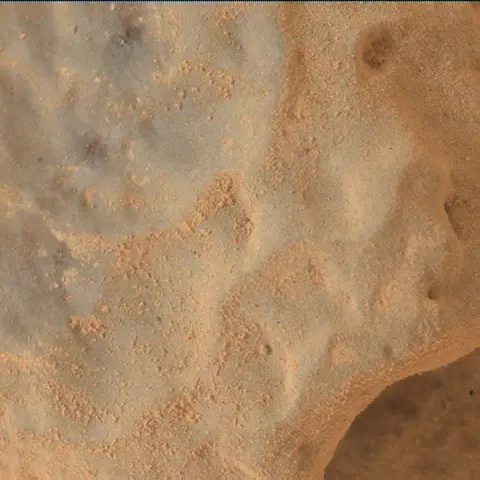 Sol 3684: Mars Hand Lens Imager (MAHLI)