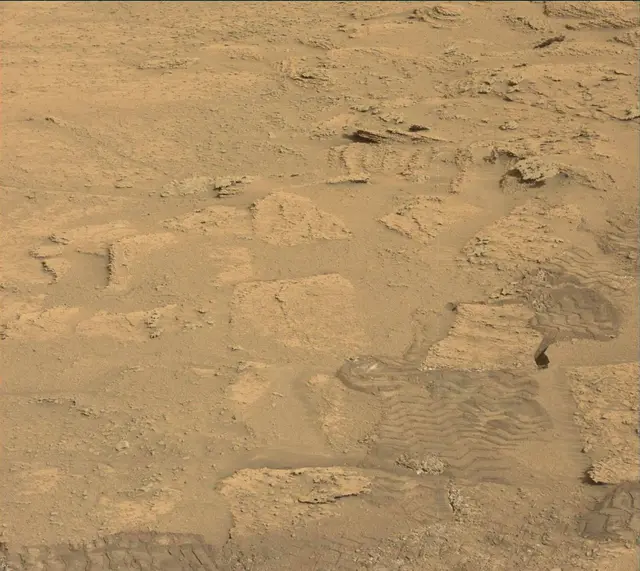 Sol 3687: Mast Camera (Mastcam)
