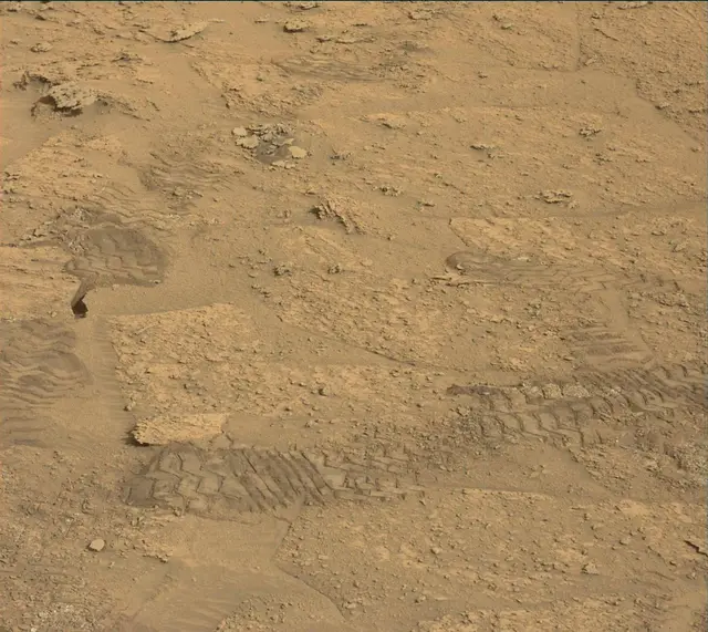 Sol 3687: Mast Camera (Mastcam)