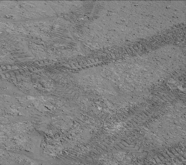 Sol 3687: Mast Camera (Mastcam)