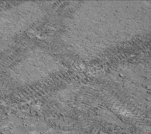 Sol 3687: Mast Camera (Mastcam)