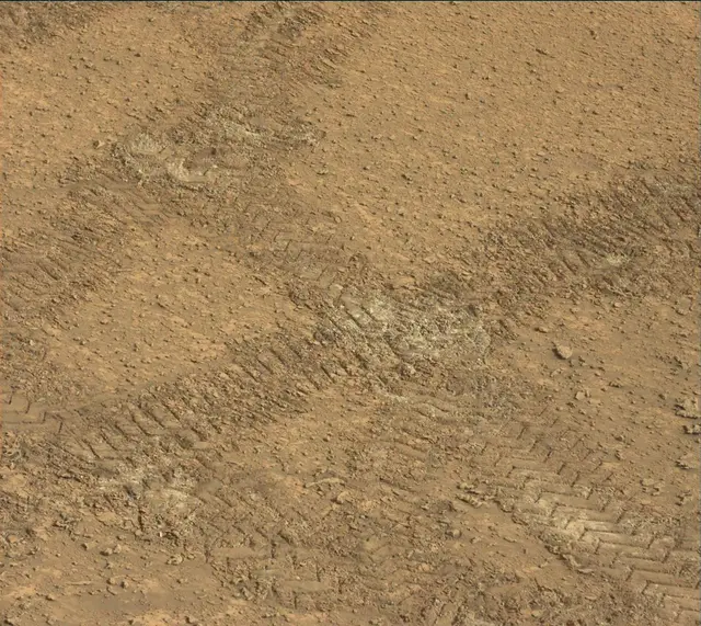 Sol 3687: Mast Camera (Mastcam)