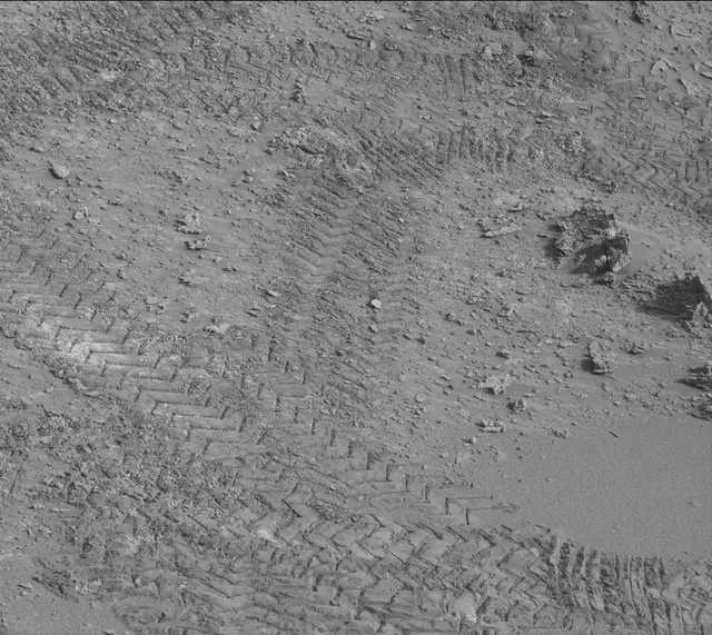 Sol 3687: Mast Camera (Mastcam)