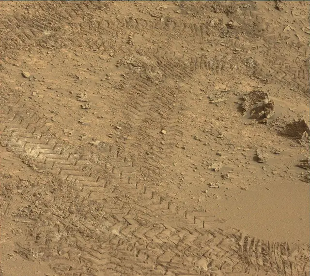 Sol 3687: Mast Camera (Mastcam)