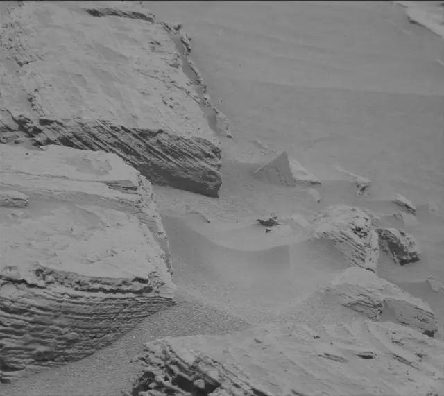 Sol 3688: Mast Camera (Mastcam)