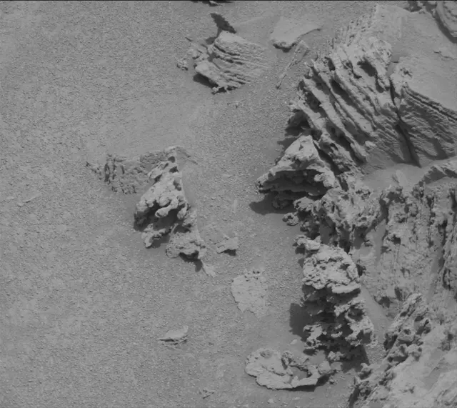Sol 3688: Mast Camera (Mastcam)