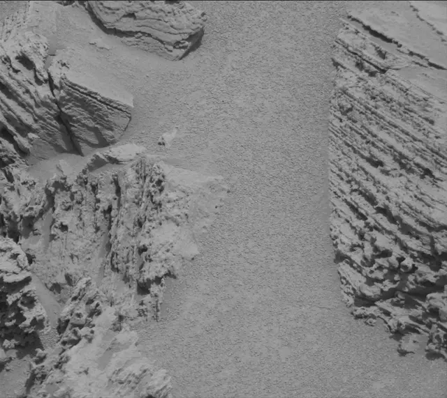 Sol 3688: Mast Camera (Mastcam)