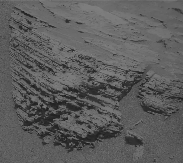 Sol 3688: Mast Camera (Mastcam)