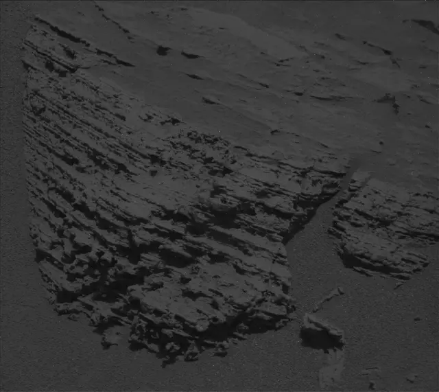 Sol 3688: Mast Camera (Mastcam)