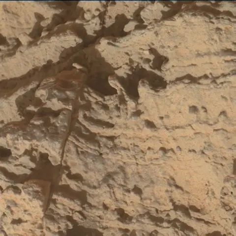 Sol 3688: Mars Hand Lens Imager (MAHLI)