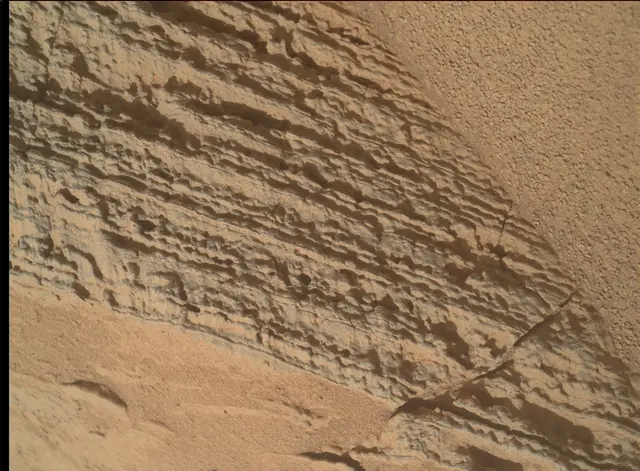 Sol 3688: Mars Hand Lens Imager (MAHLI)