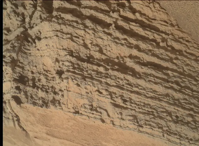 Sol 3688: Mars Hand Lens Imager (MAHLI)