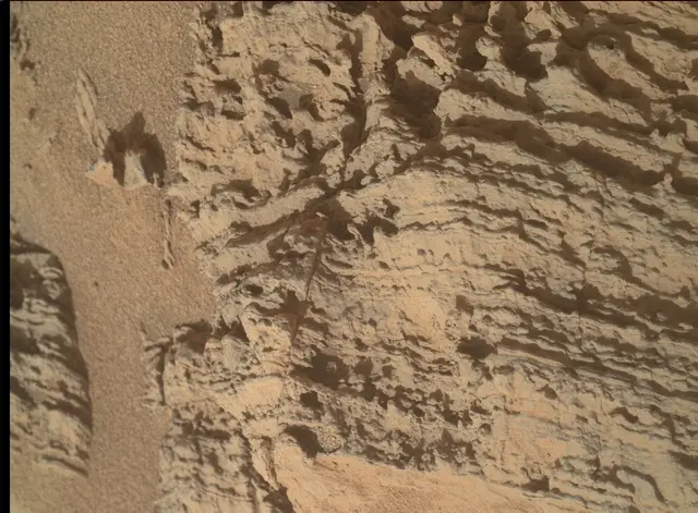 Sol 3688: Mars Hand Lens Imager (MAHLI)