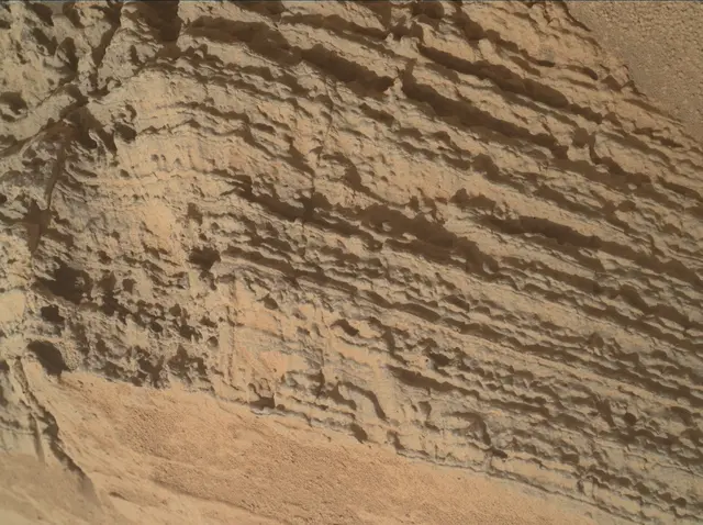 Sol 3688: Mars Hand Lens Imager (MAHLI)