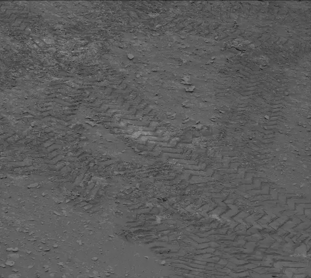 Sol 3689: Mast Camera (Mastcam)