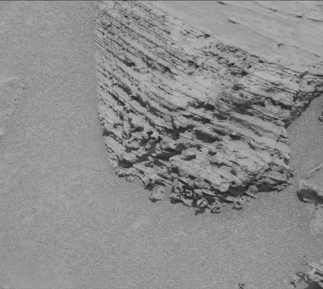 Sol 3689: Mast Camera (Mastcam)
