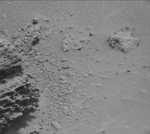 Sol 3689: Mast Camera (Mastcam)